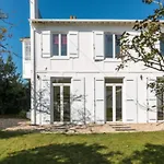 Villa Très Jolie Bianca, Maison Avec Jardin Privé à Deauville