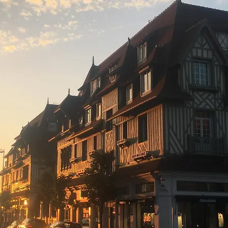 Vila Tres Jolie Bianca, Maison Avec Jardin Prive A *