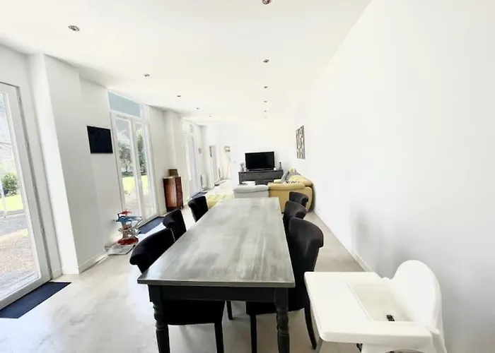 Vila Tres Jolie Bianca, Maison Avec Jardin Prive A *