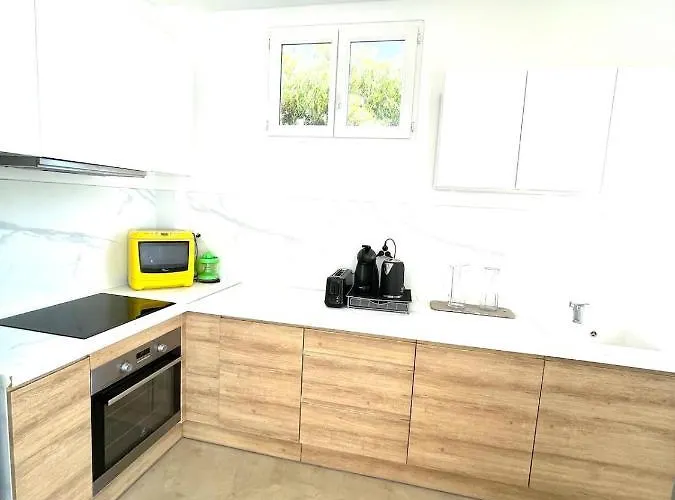 Très Jolie Bianca, Maison Avec Jardin Privé à Villa